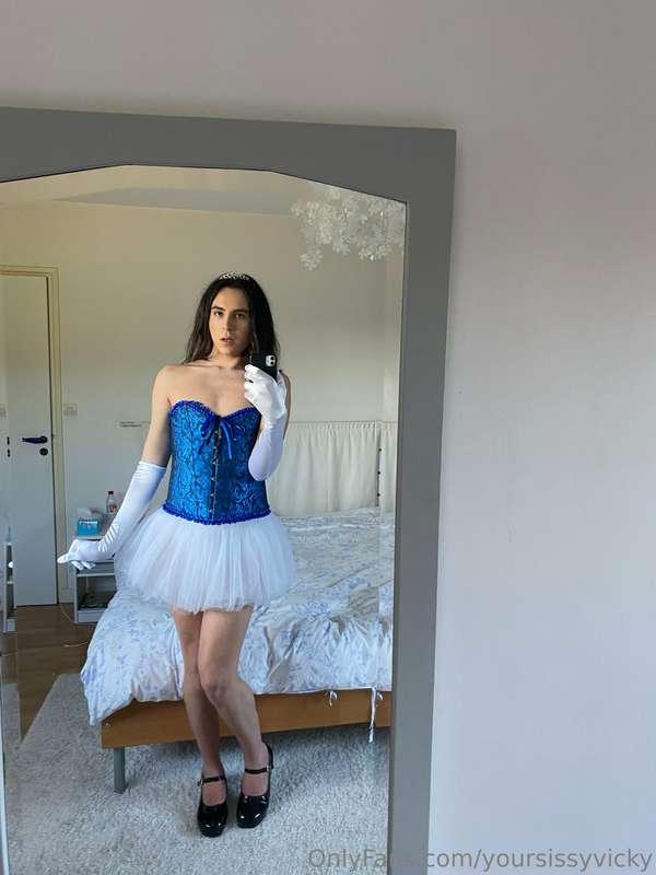 yoursissyvicky image #5
