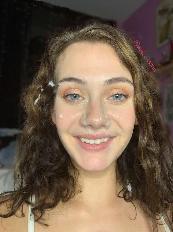 Today’s unexpected cumshot.. also, check out all my cum on @g-rex cock at the end 😩 I promise after the video I cleaned it all up.. I was just so surprised at first 🤤
