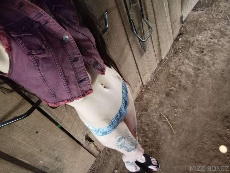 Watch me cum super fast out side with my bullet toy! With St..