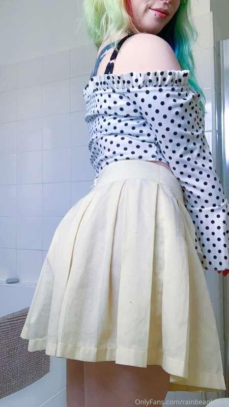 skirt on or off?😈✨
