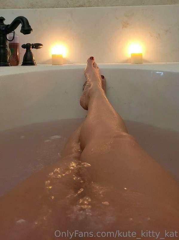 Hour long bath while sexting my Boyfriends... and dirtier th..