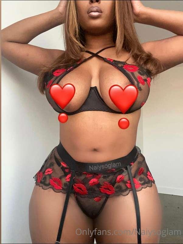 Omg, this top can barely contain my tits! It's so
skimpy the..