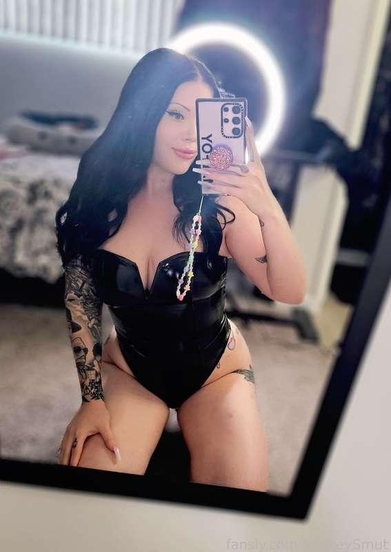 FIRST EVER FANSLY STREAM IS TOMORROW !!! 

JANUARY 25th @ 6:30 PM PST 

💚 Stream is 100% free for followers


I'm so excited to get to finally play with everybody! I decided to not get off all week until stream tomorrow, and I'm already climbing the walls 👀 so you can expect a good time !! 

see you there xo

#fyp #streaming 