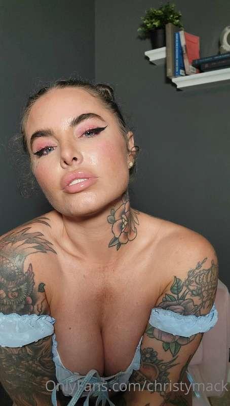 I hope you are having the Monday you deserve…#MackMonday of ..