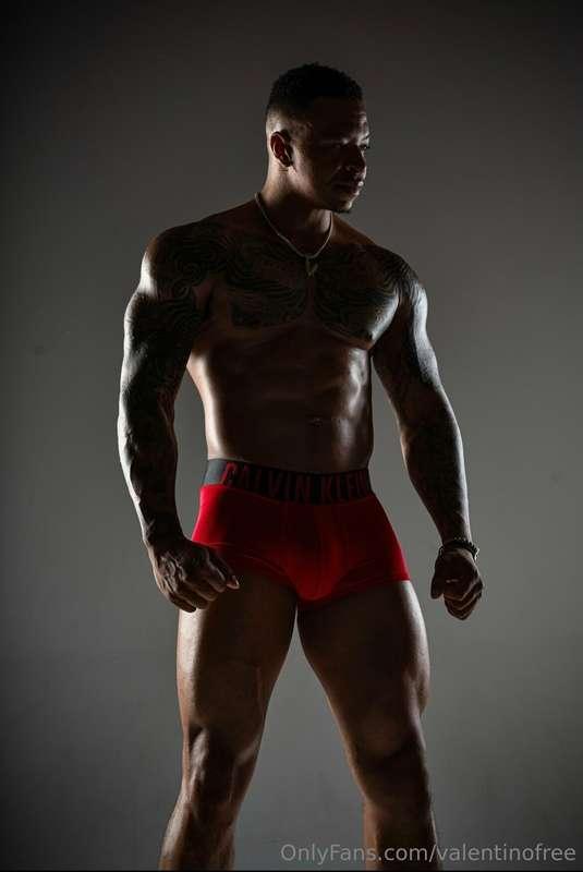 Just call me a man of mystery, unless you're on my @valentin..