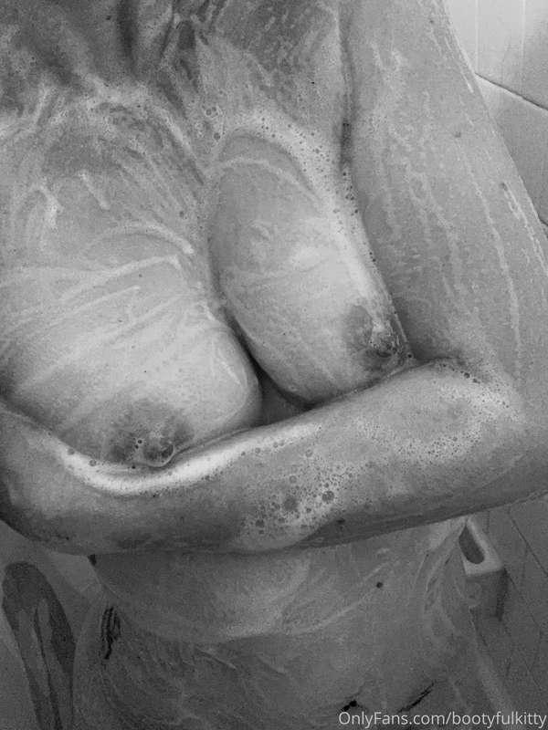 All clean 🧼 & ready for bed 😴  Sweet Dreams 💋