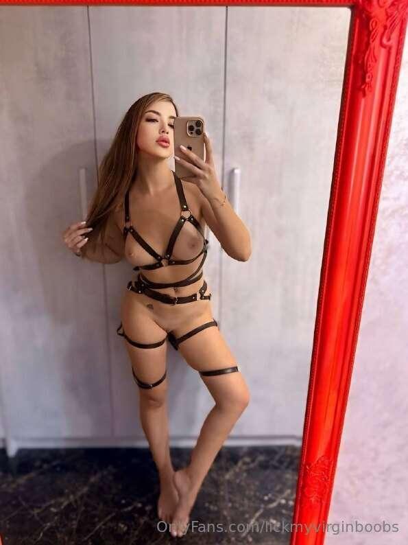 This cutie @didian is online now 😍 do you want to see how sh..