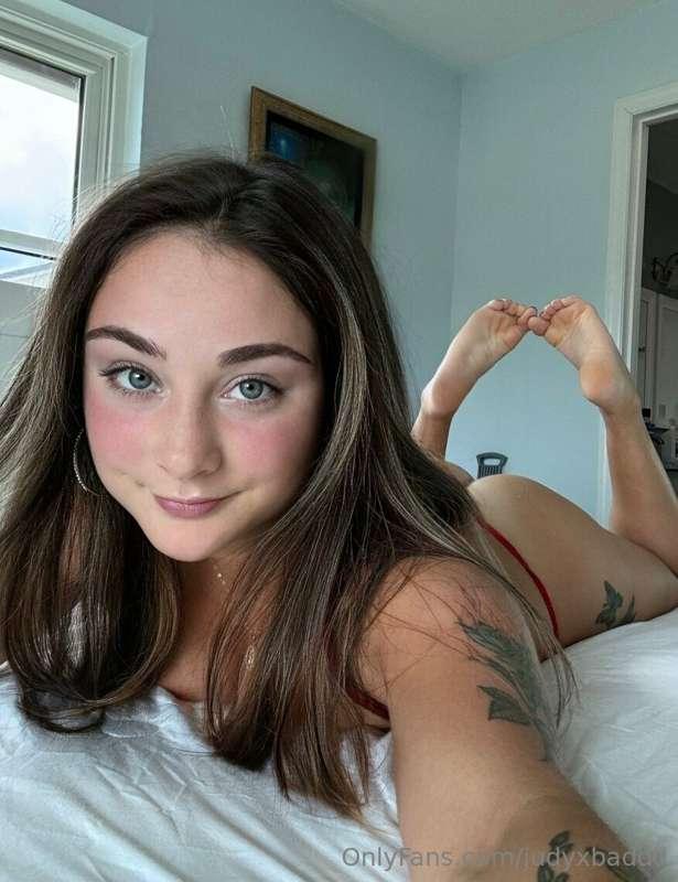 🦶🏼🍑