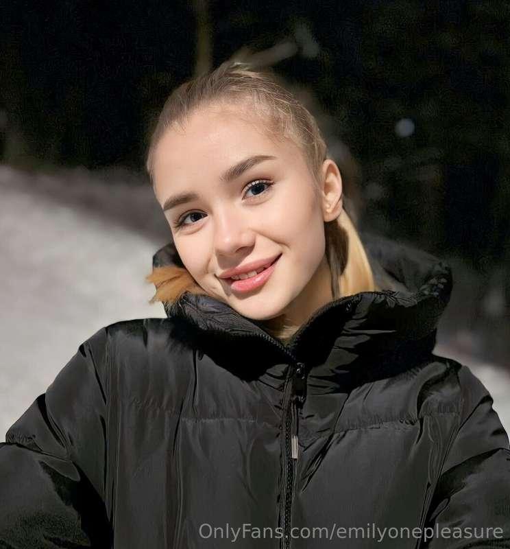 🔞She is waiting for you👉🔥@whitebaby18🔥
Cute girl @whitebaby1..