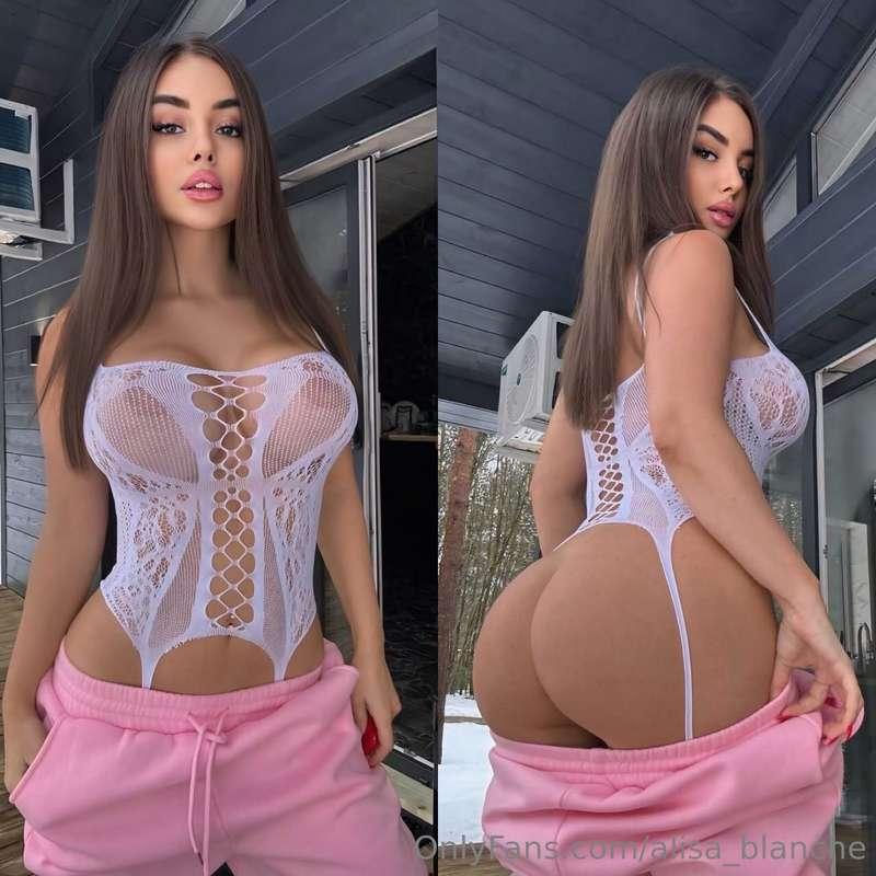 HOTTIE @ivankapeach WITH BIG MELONS... 😍🤩HOT CUTIE WANNA BE ..