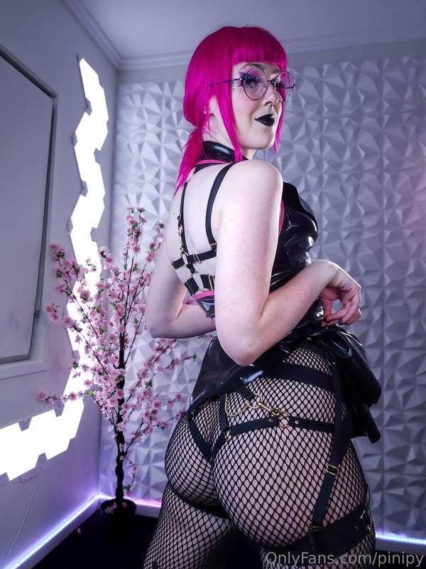 I bet you missed my ass looking so tasty in this set!