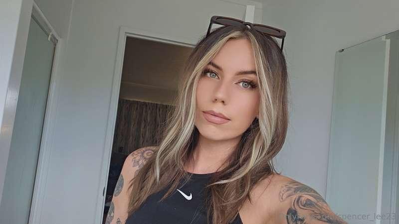 Bad case of resting bitch face 🙈 I swear I'm a sweet heart w..