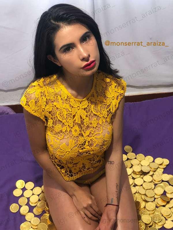 ¿Que color de lencería te gustaría que use en Año Nuevo? 🔥✨😏..