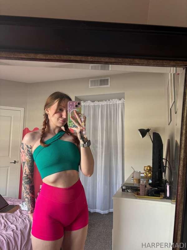 hmmm is this gym fit cute or no?