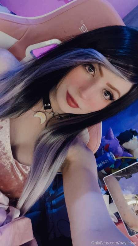 I did a goth photoset. Should I post a few pics?