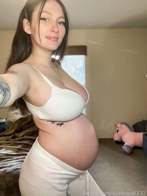 38 weeks! 

#pregnant #pregnancy #belly #bump #fyp #selfie