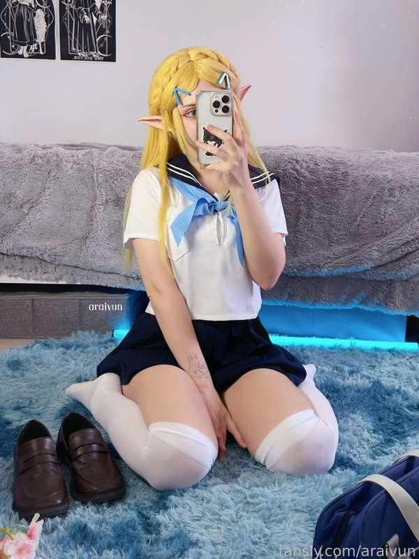 I am cute?🥺👉🏻👈🏻

#zelda #elf #stockings #feet #footfetish #schooluniform