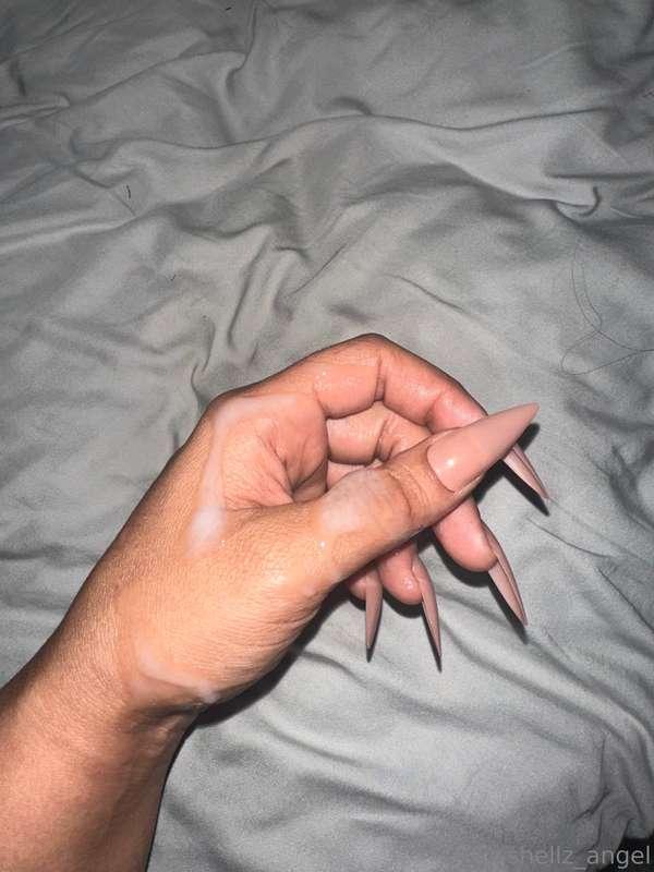 Would you cum on my manicure? 💅 