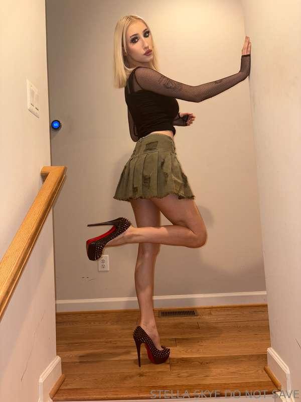 Finally got my dream heels thanks to a really special subscr..
