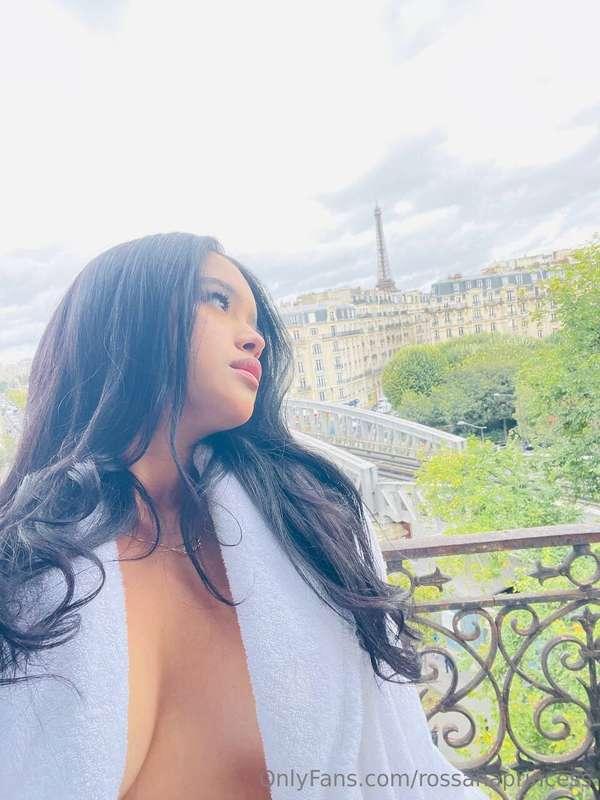 Elegance, grace, and power – that's the beauty of a woman 😍