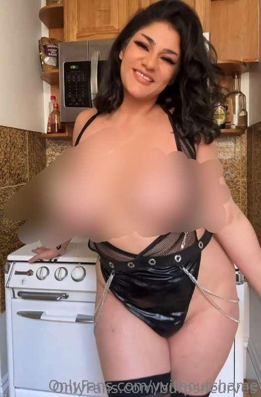Hey love, I’m Sphinx and welcome to my fetish page 💋

To kic..