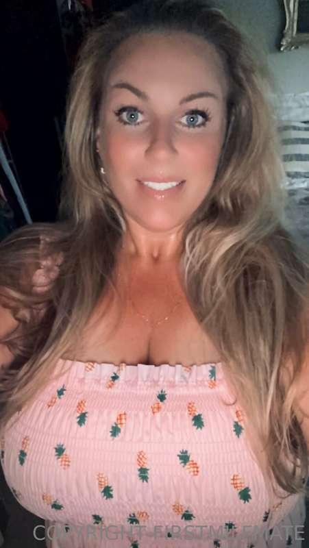 Learn to be a blessing instead of always expecting one.
xoxo..