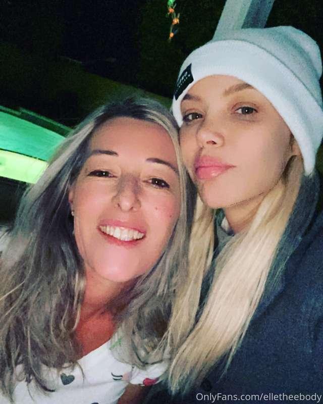 Happy Thanksgiving from @amandakentbound & I!  Thank you for..