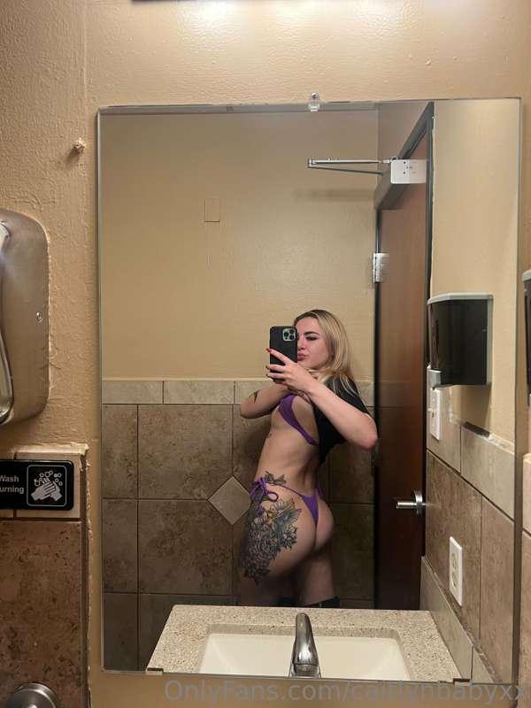 Gas station nudes for daddy? 🥹
