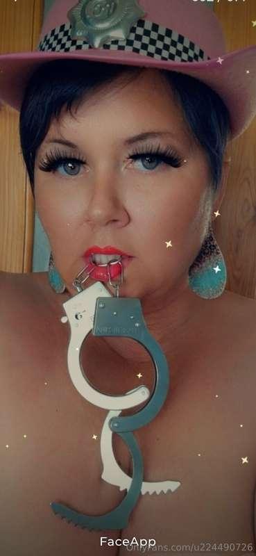Ill arrest u if your a naughty boy. Xx