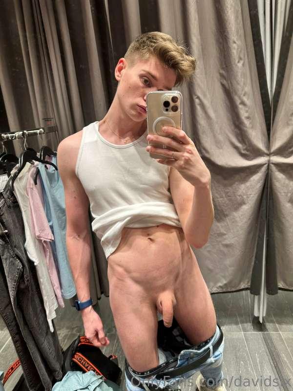 do you like my soft penis? wanna taste it?🤤