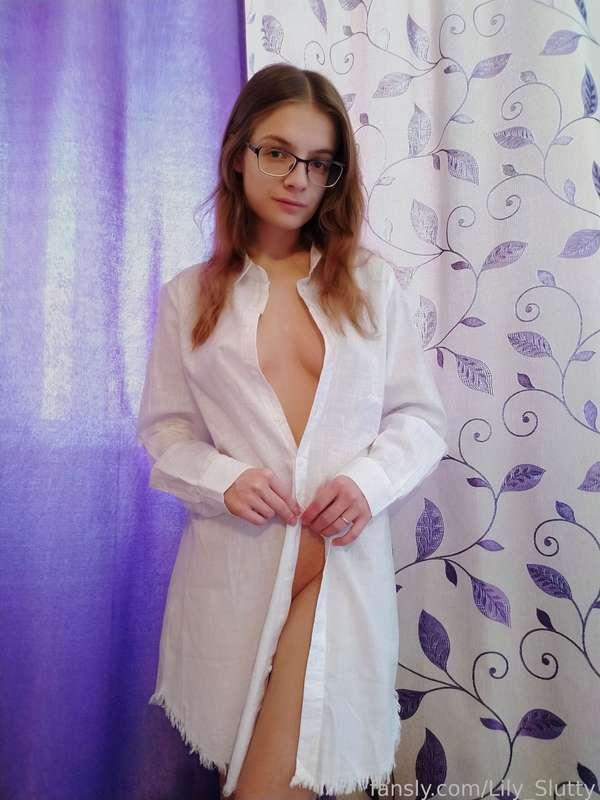 I bought myself a white tunic shirt and couldn't resist taking a few pics for you. I think I'll wear it without a bra. And maybe even without panties 😉

#girlnextdoor #sexy #shirt #boobs #tits #pussy #ass #booty #nerdy #perfect