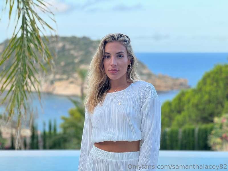 Whats better... Me or the view? Actually dont answer that ha..