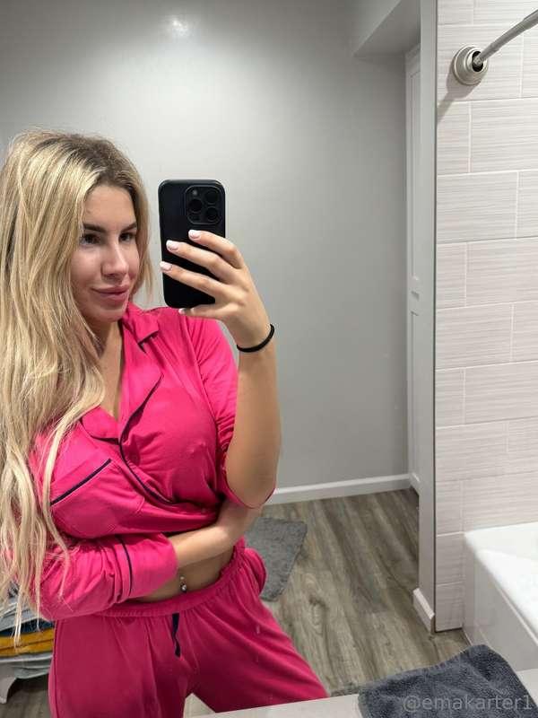 Do you find me pretty babe?💖 say yes and message me.