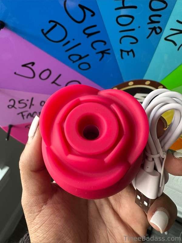 NEW ROSE TOY🌹💦 (I broke the last 3 🤣) Using it on live tonig..