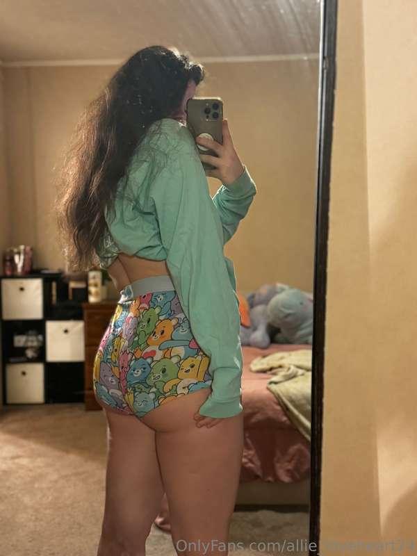 https://onlyfans.com/1077370357/allie_love_heart
