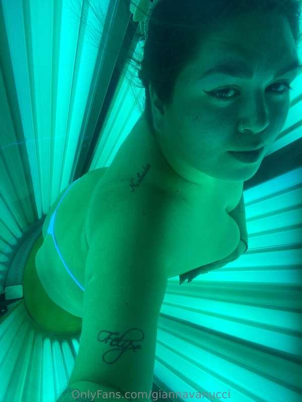 Taking advantage of my afternoon in the solarium, do you lik..