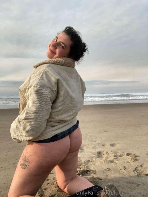 A smattering of booty shots from the past 🍑