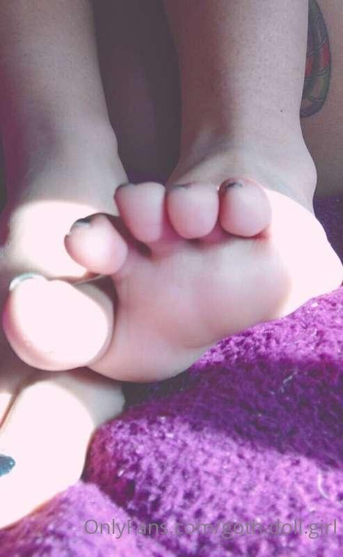 my pinky toes