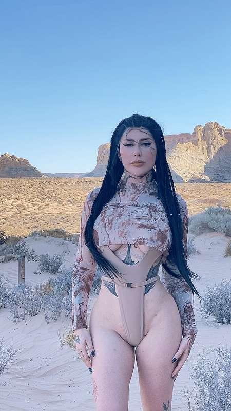 New cosplays + updates + gym photos