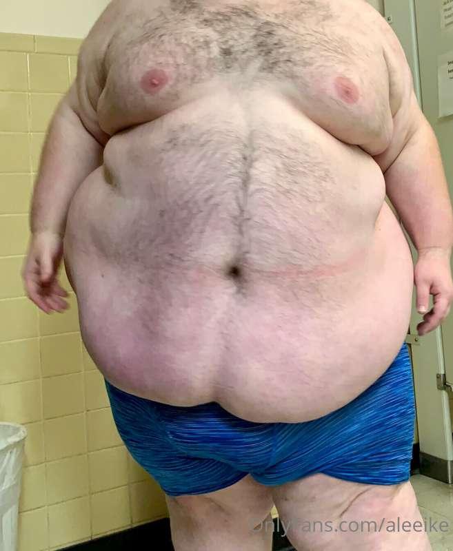 Monday’s are no fun, here’s my belly 😋