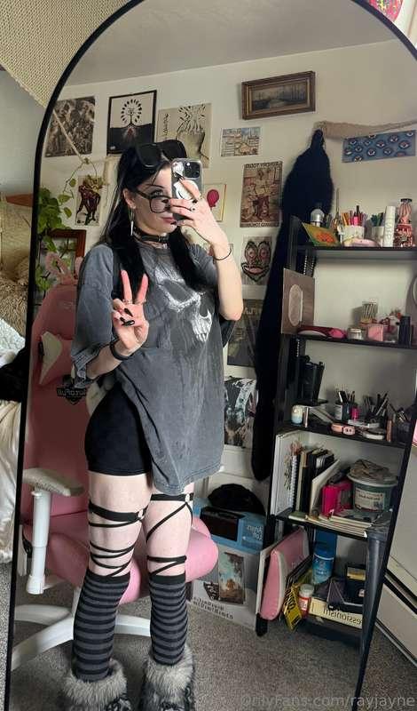 bring me flowers or cursed objects 