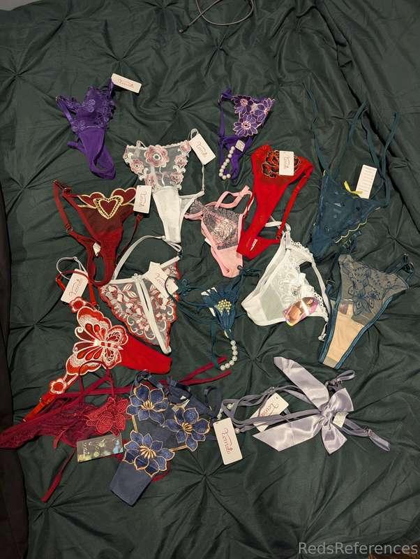 I just bought a bundle of new panties!👙 $100 per WORN pair. ..