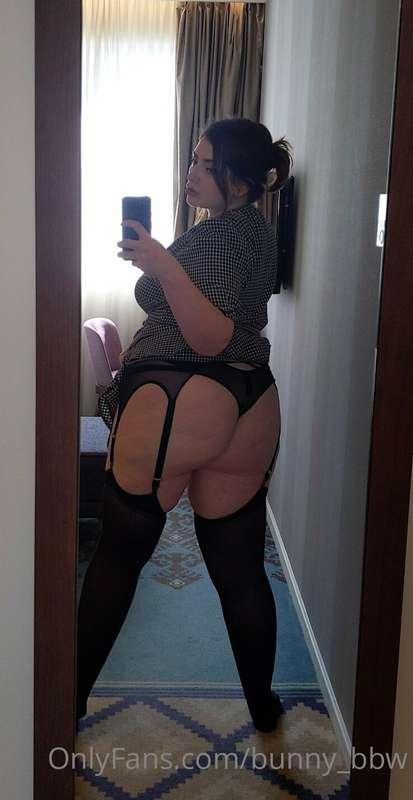Peek-a-bum