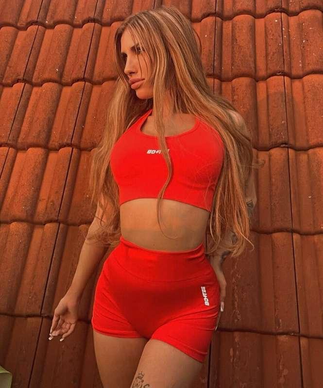 @peachypaulina Hey I am Paulina, Top 0,5% from Poland.Moved ..