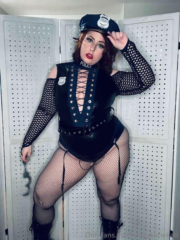 Put your hands in the air, you're under arrest. 😈🚔🚨