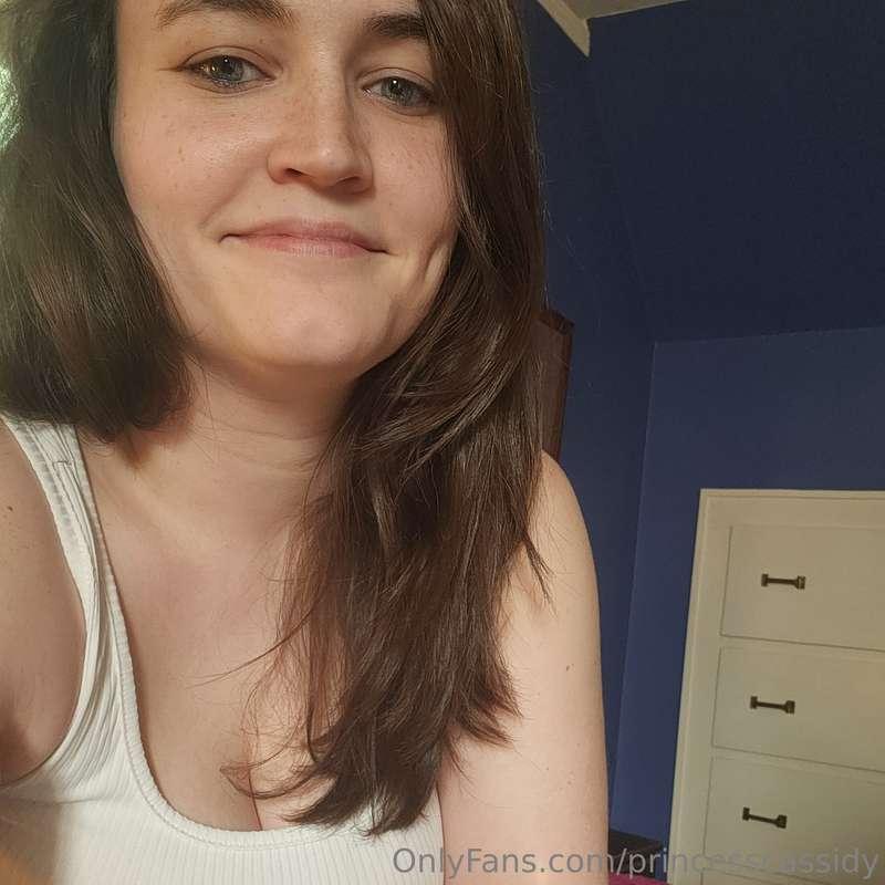 Happy MILF Monday! I felt cute last night and did a little m..
