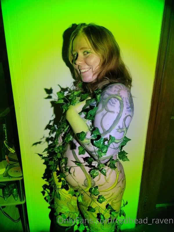 Some little teasers from my Poison Ivy body paint fun ;)