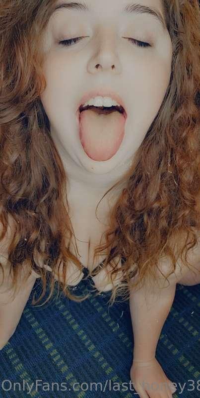 Cum right here please 😈