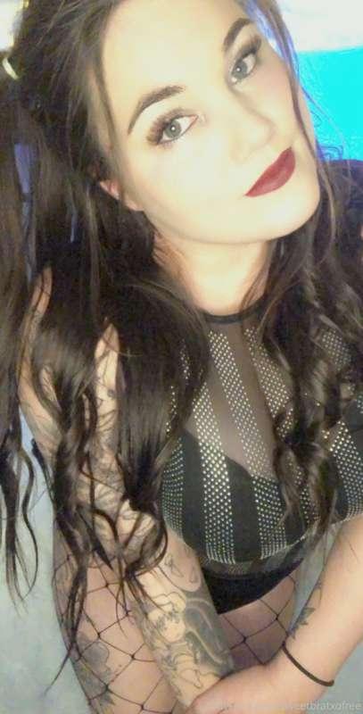 2 DAYS ONLY - 50 SUBS Available 
3$ for 30 days of total hot..
