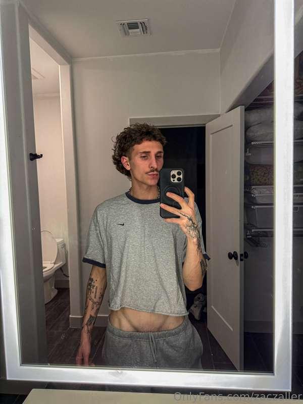 tip $25 under this post and i'll send you 3 cum videos 😈